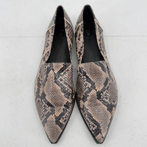 Frye Beige Kenzie Venetian Slip On Leather Loafers Snake Print Comfort Size 9.5 - Picture 1 of 8